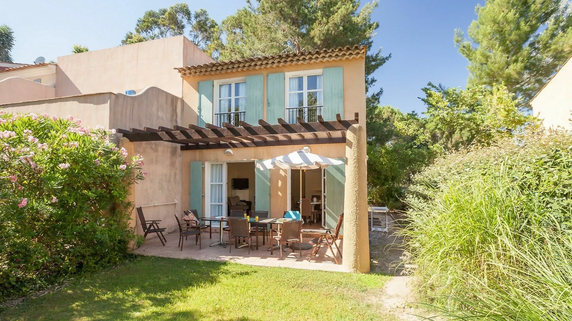 Village Pierre & Vacances - Les Restanques Du Golfe De Saint Grimaud 0*,  France