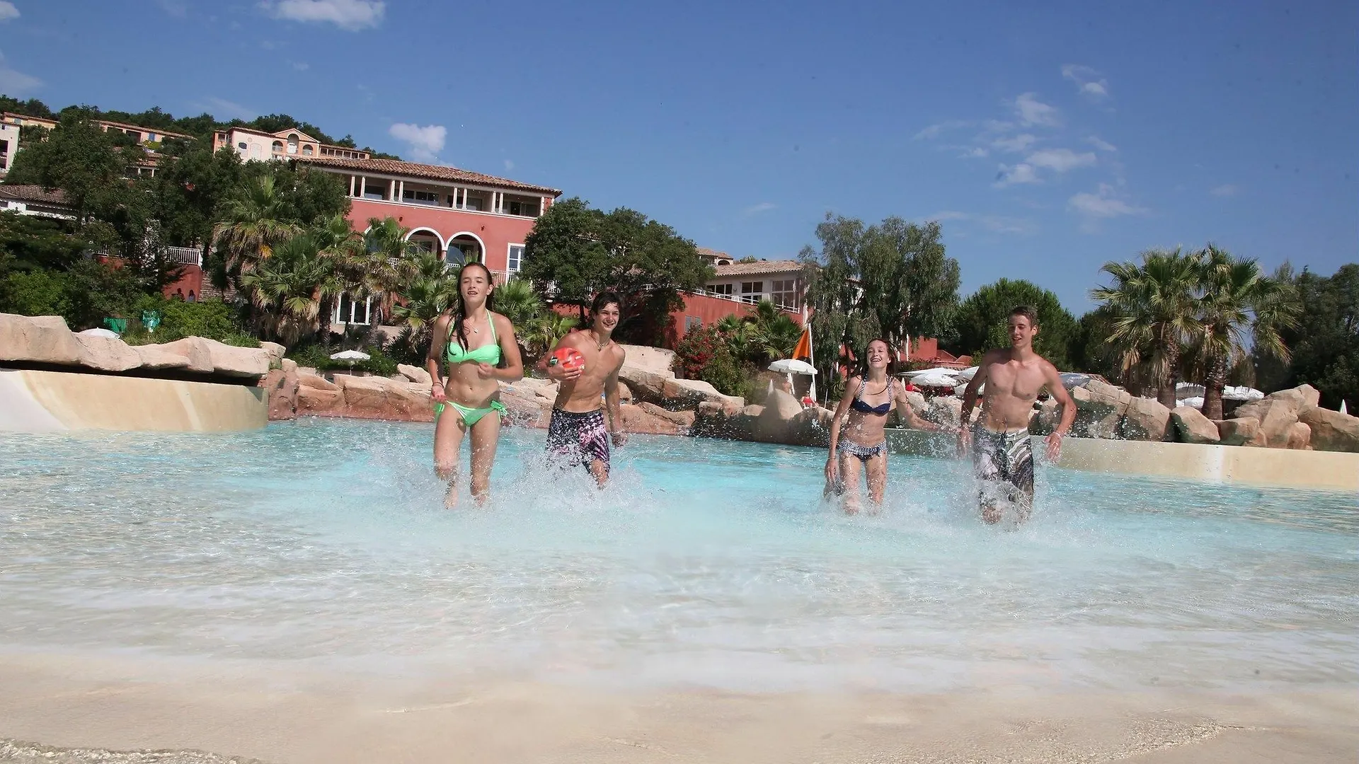 Village Pierre & Vacances - Les Restanques Du Golfe De Saint Grimaud 0*,  France