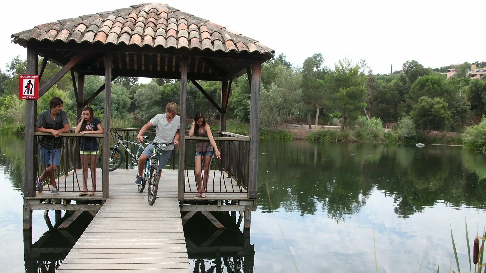 Village Pierre & Vacances - Les Restanques Du Golfe De Saint Grimaud 0*,